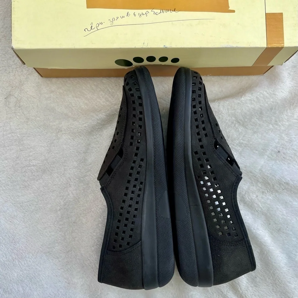 Spring Step Suede Cutout Breathable Wedges Size 8.5